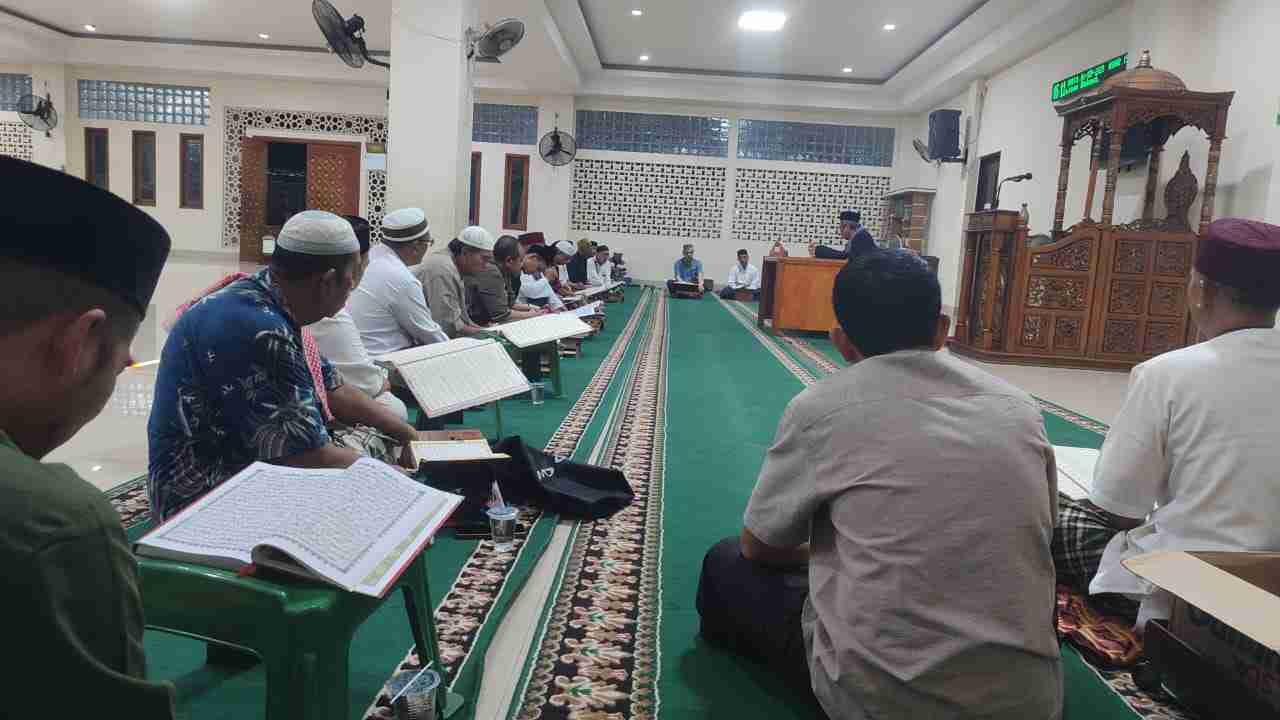 Ta'lim Sabtu ba'da subuh 06 September 2025 oleh : KH. Makhlufi Umar S.Ag